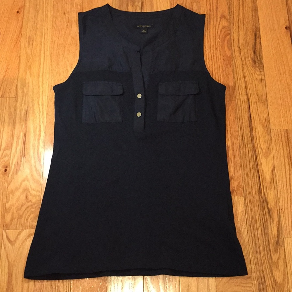 Banana Republic sleeveless top size M